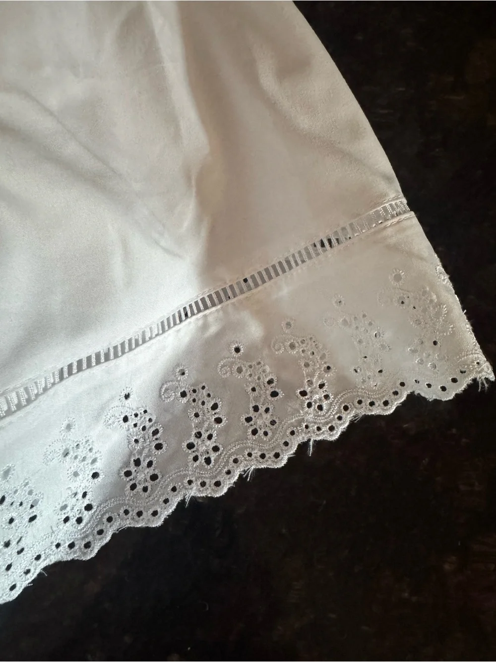 White Ruffled eyelet embroidered Bed Skirt dust ruffle king/queen 22” drop